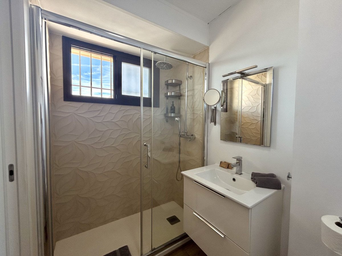 1 Bed Middle Floor Apartment in Benalmadena Costa