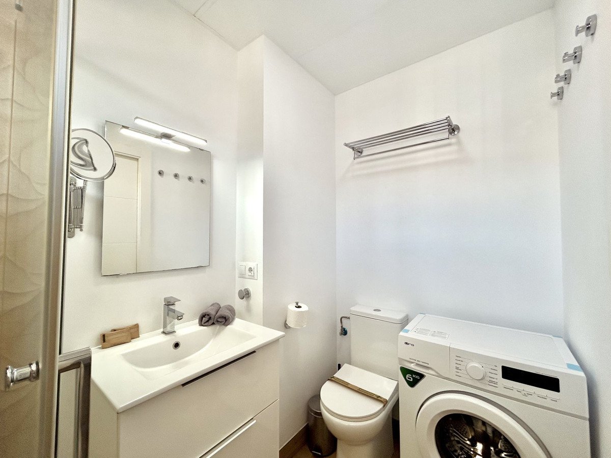 1 Bed Middle Floor Apartment in Benalmadena Costa