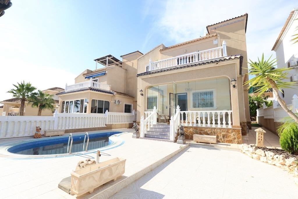 3 Bed Detached Villa in Orihuela Costa