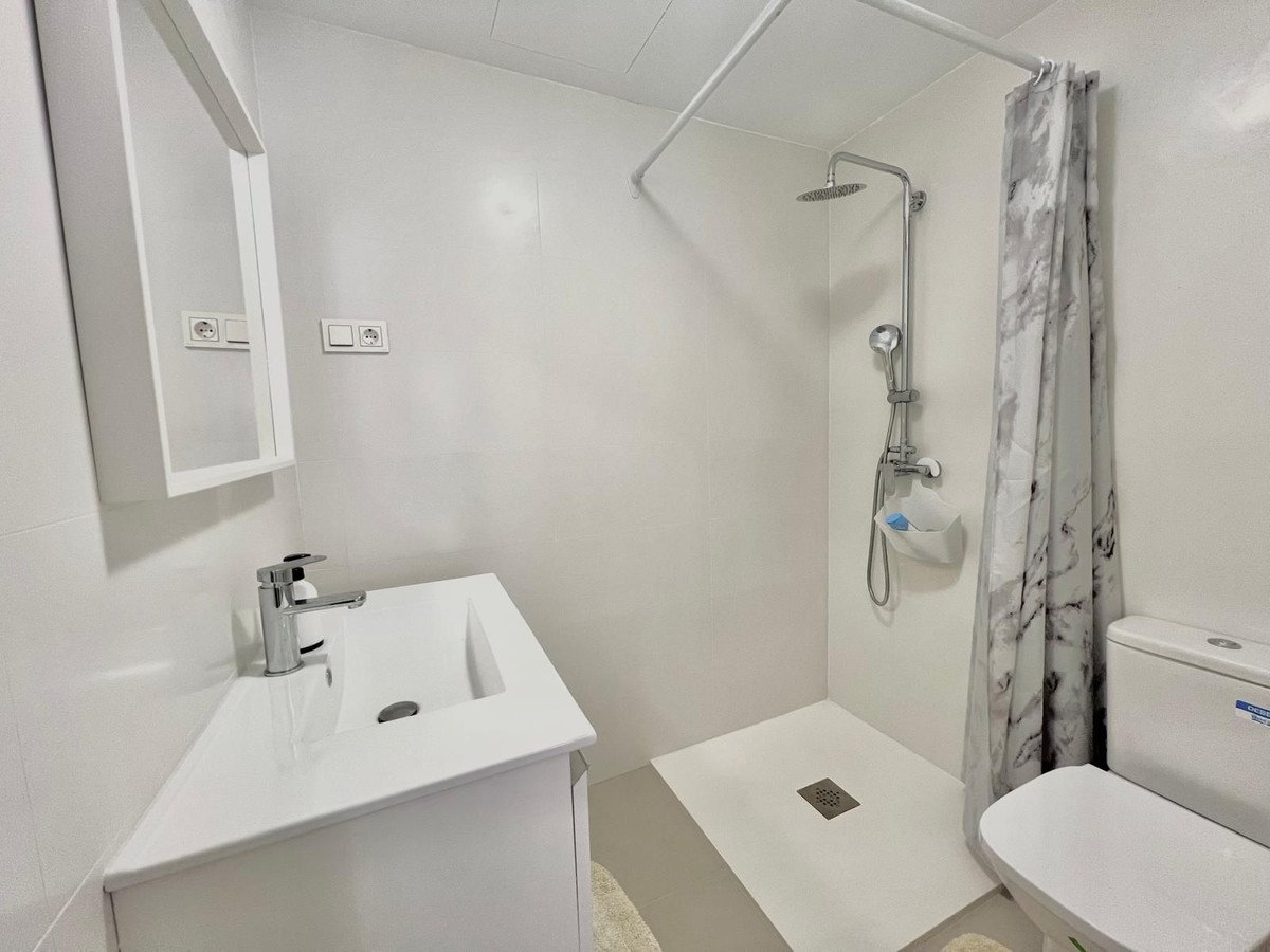 2 Bed Middle Floor Apartment in Los Boliches