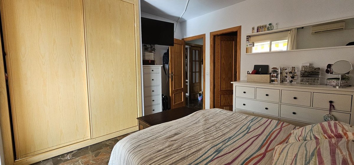 3 Bed Middle Floor Apartment in Torreblanca