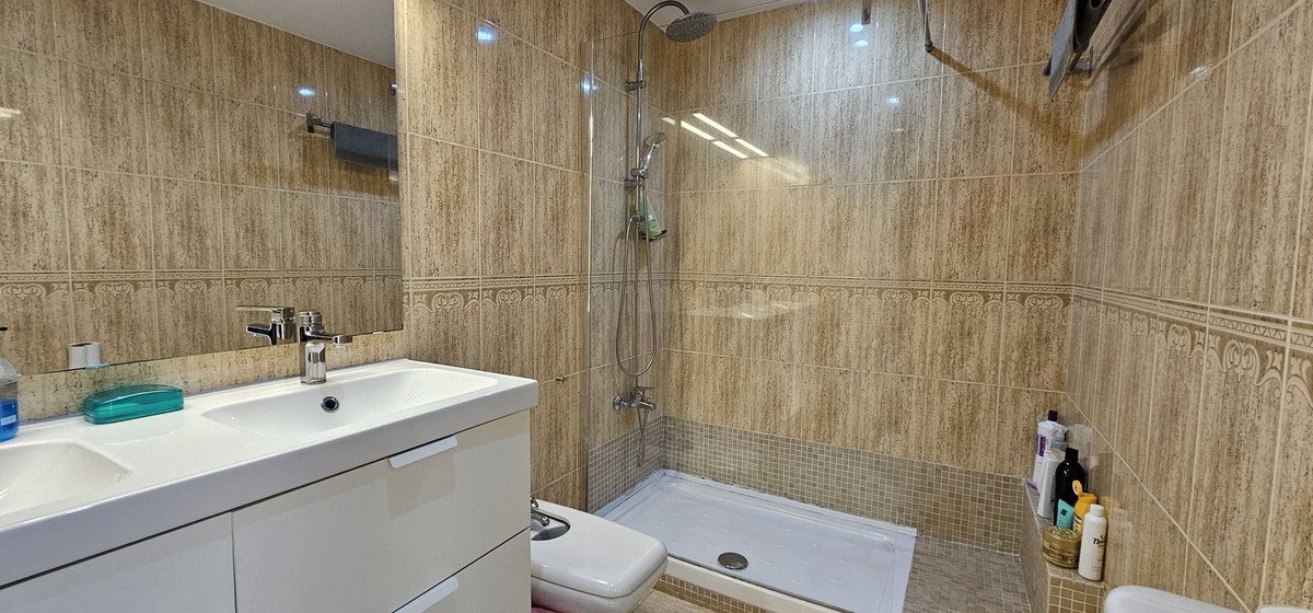 3 Bed Middle Floor Apartment in Torreblanca