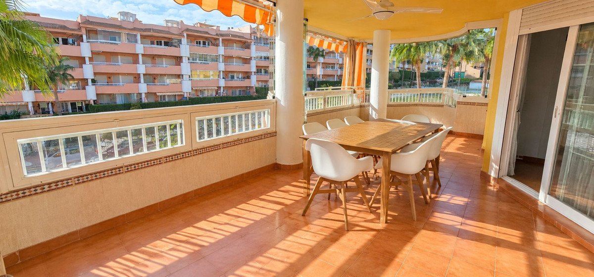 3 Bed Middle Floor Apartment in Torreblanca