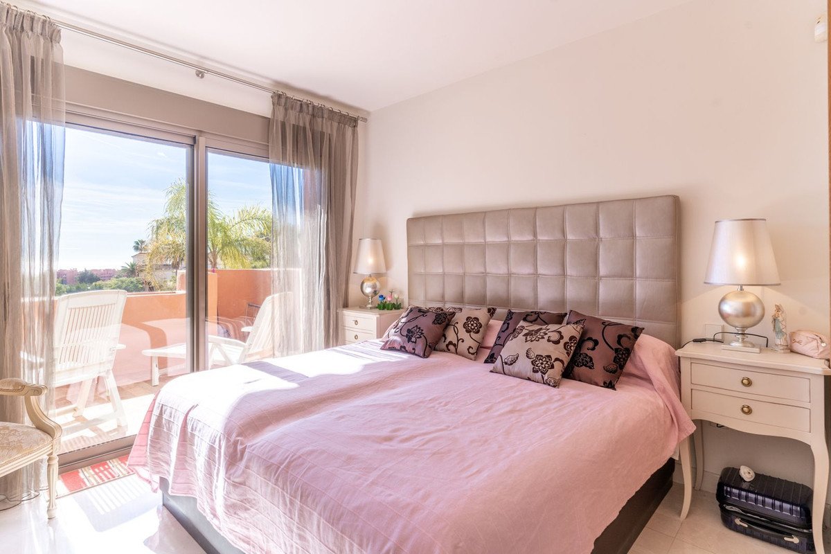 2 Bed Middle Floor Apartment in New Golden Mile