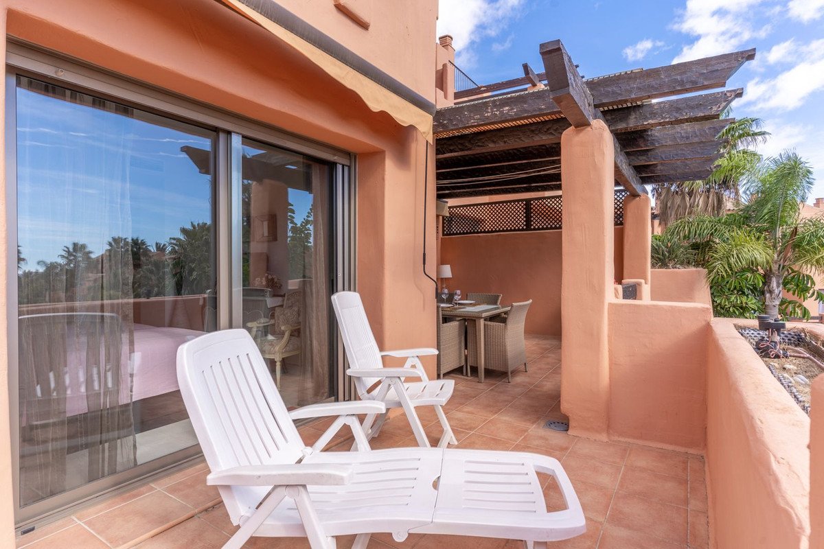 2 Bed Middle Floor Apartment in New Golden Mile