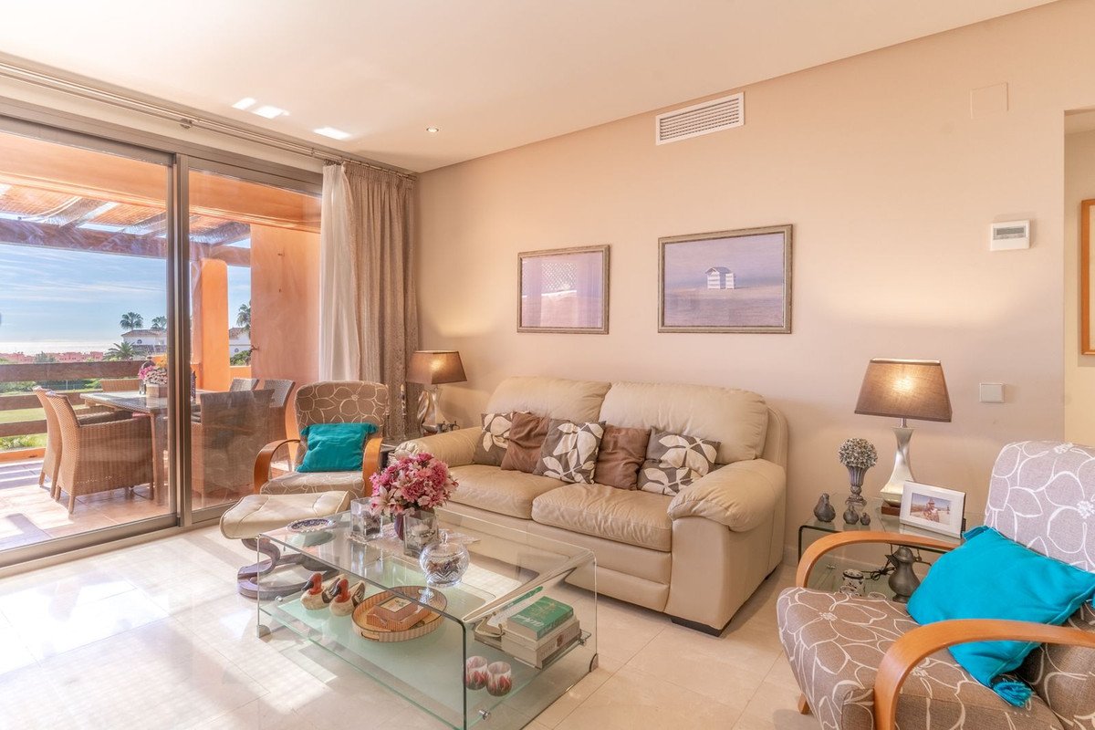 2 Bed Middle Floor Apartment in New Golden Mile
