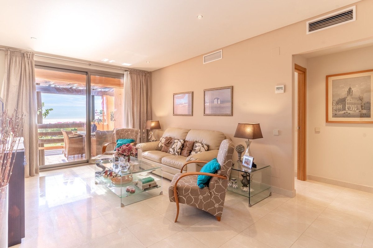 2 Bed Middle Floor Apartment in New Golden Mile