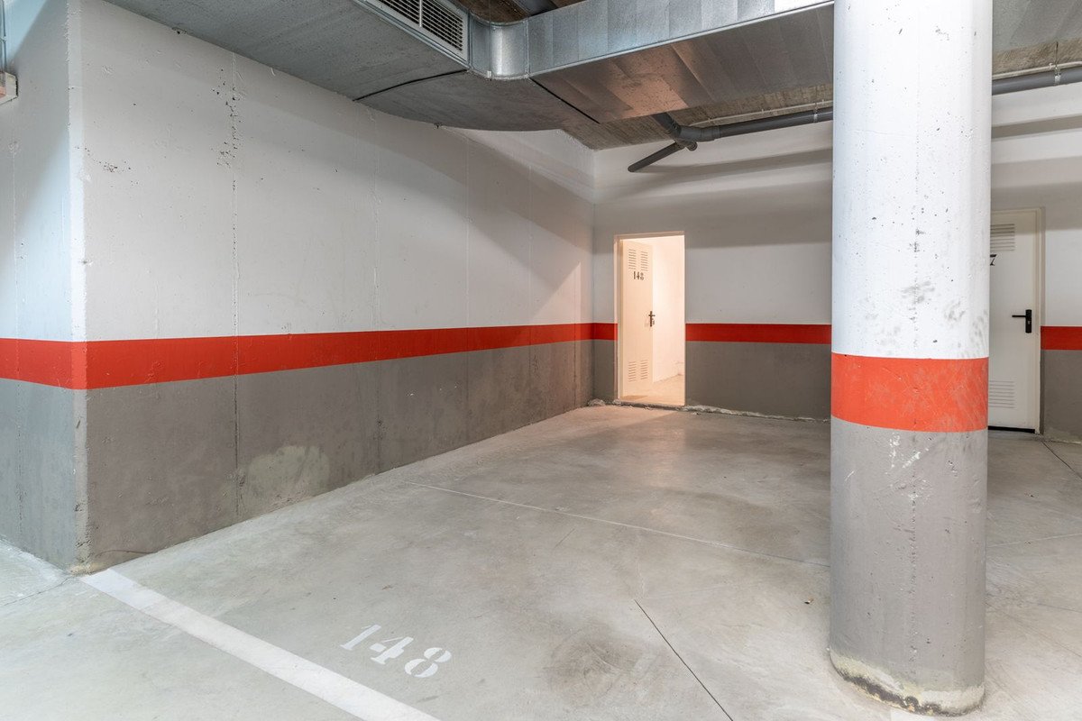 2 Bed Middle Floor Apartment in New Golden Mile