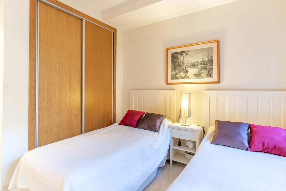 2 Bed Middle Floor Apartment in New Golden Mile