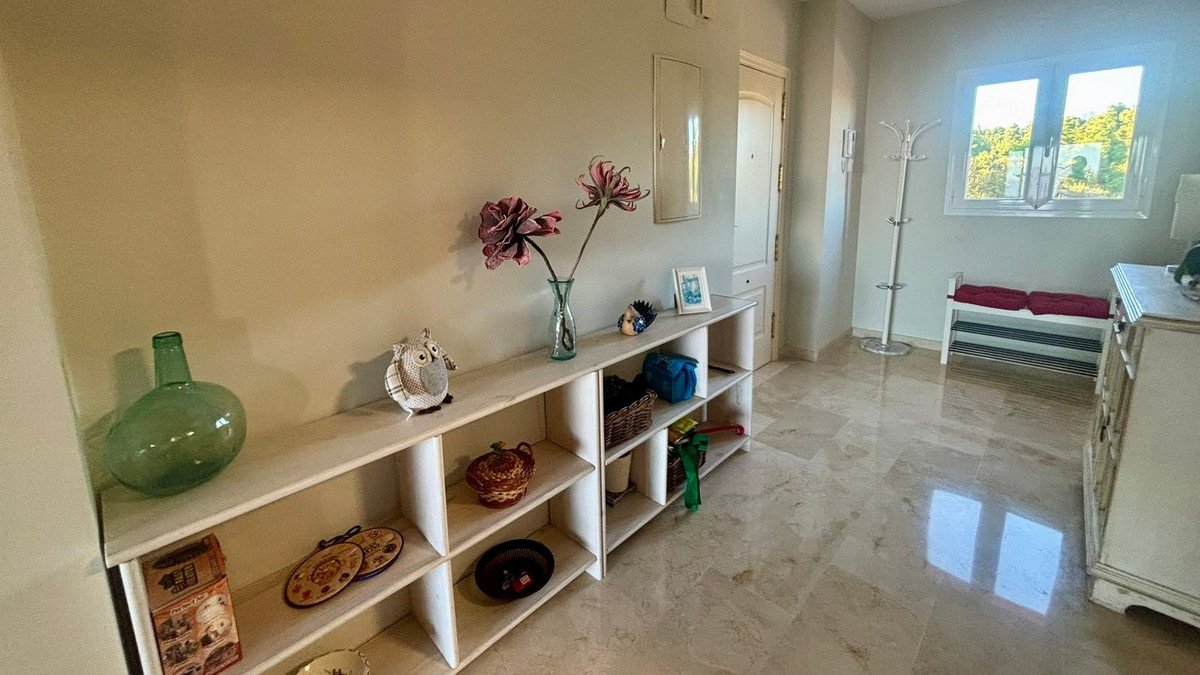 2 Bed Middle Floor Apartment in El Faro