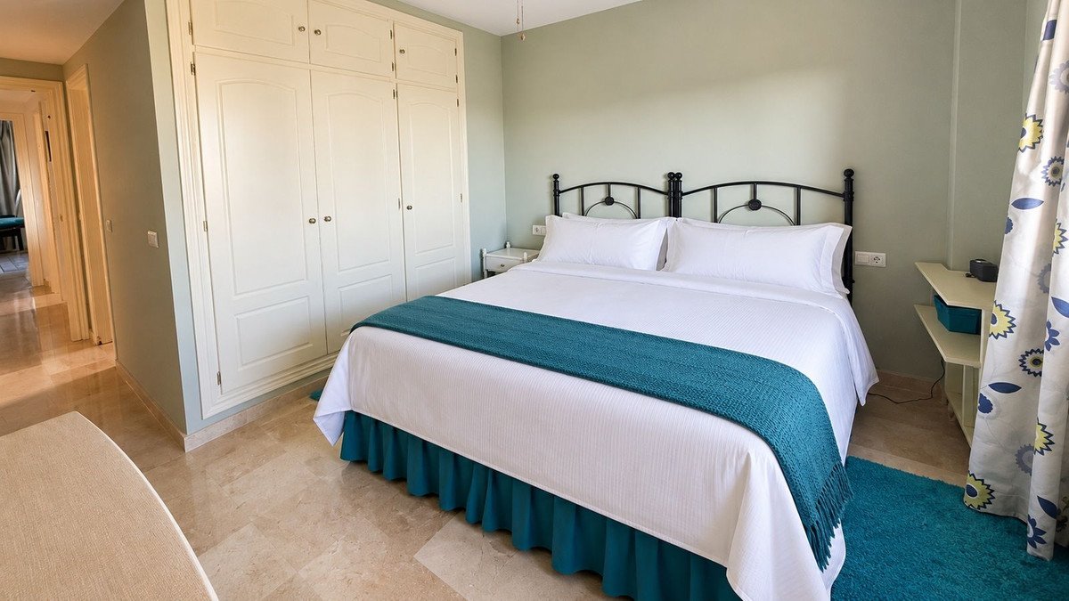 2 Bed Middle Floor Apartment in El Faro