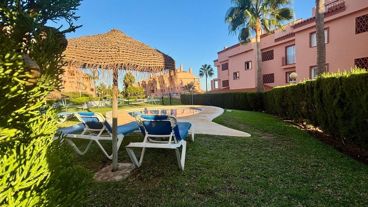 2 Bed Middle Floor Apartment in El Faro