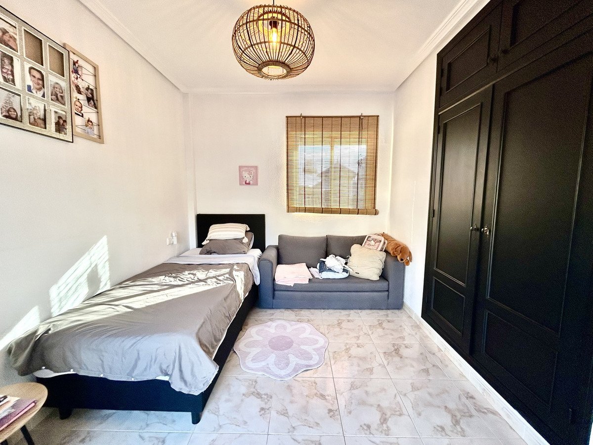 4 Bed Detached Villa in Villamartin