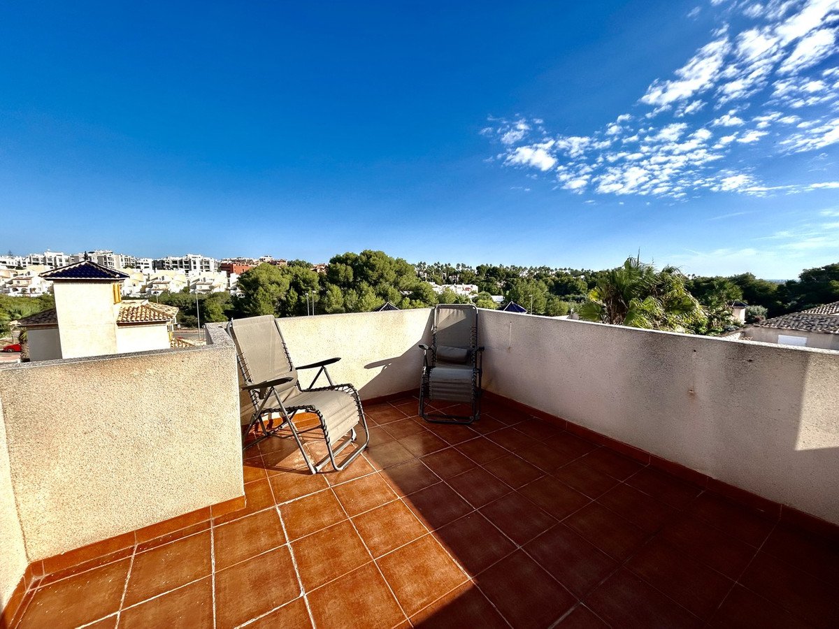 4 Bed Detached Villa in Villamartin