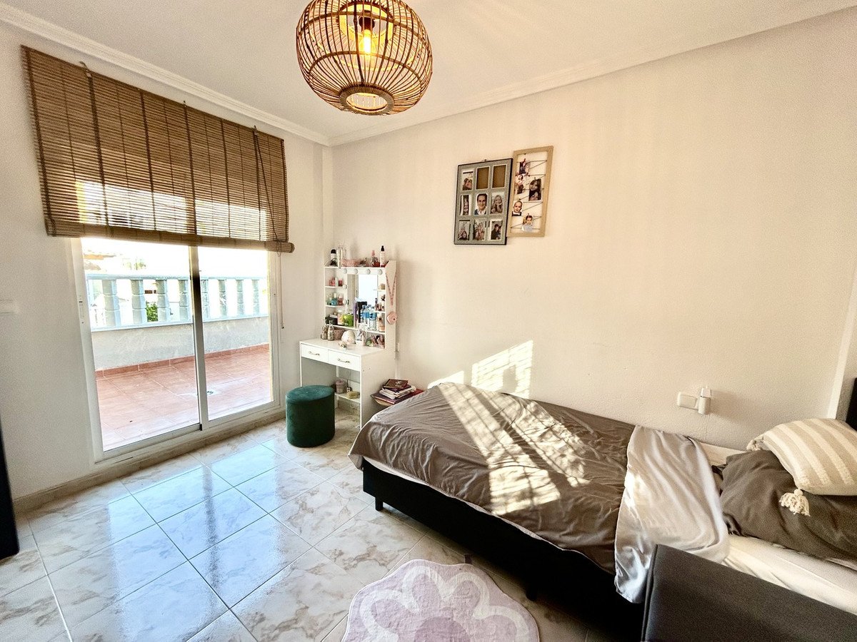 4 Bed Detached Villa in Villamartin
