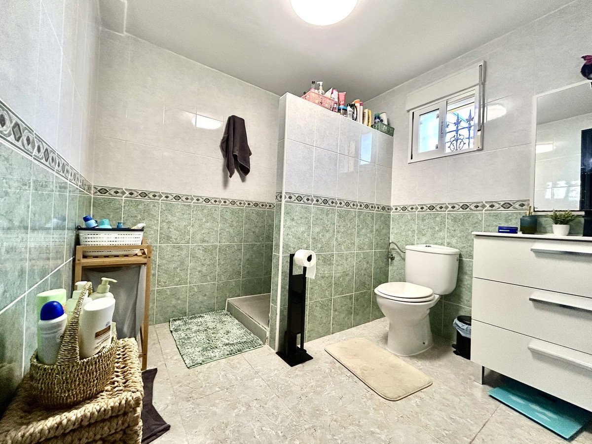 4 Bed Detached Villa in Villamartin