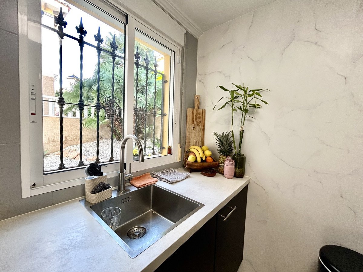 4 Bed Detached Villa in Villamartin
