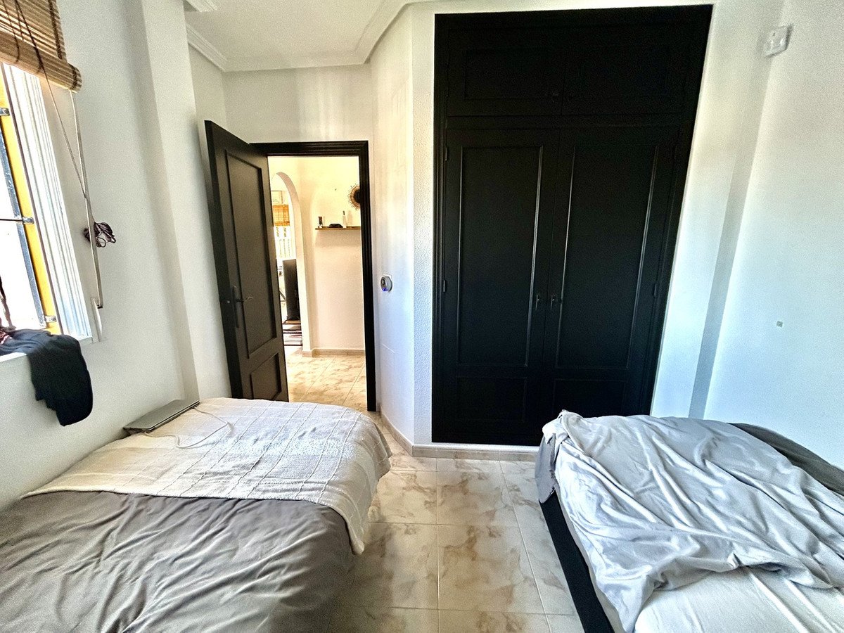 4 Bed Detached Villa in Villamartin