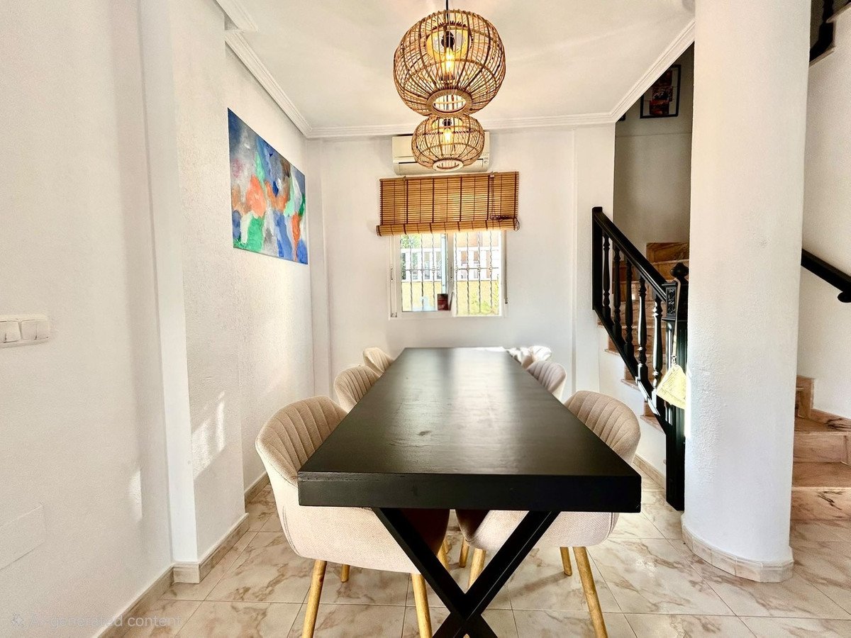 4 Bed Detached Villa in Villamartin