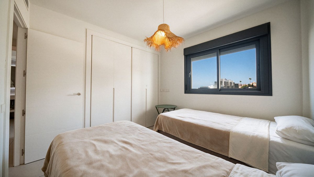 2 Bed Middle Floor Apartment in Calanova Golf