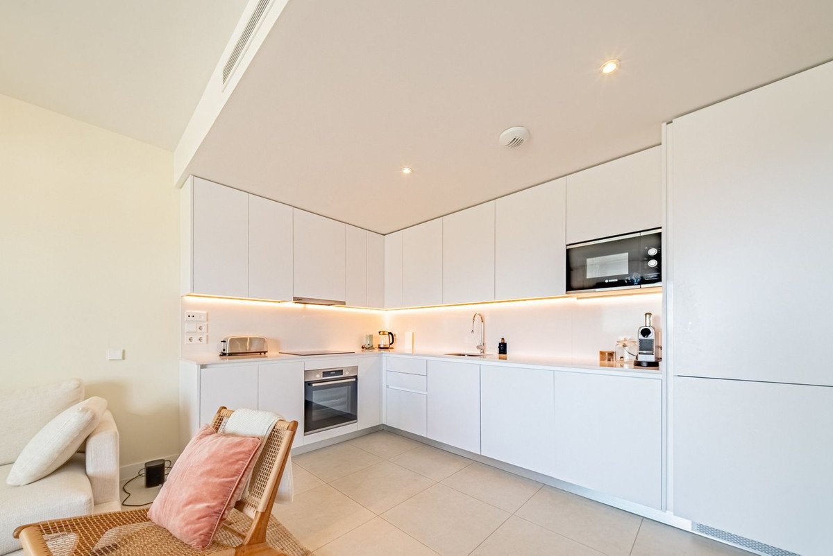 2 Bed Middle Floor Apartment in Calanova Golf
