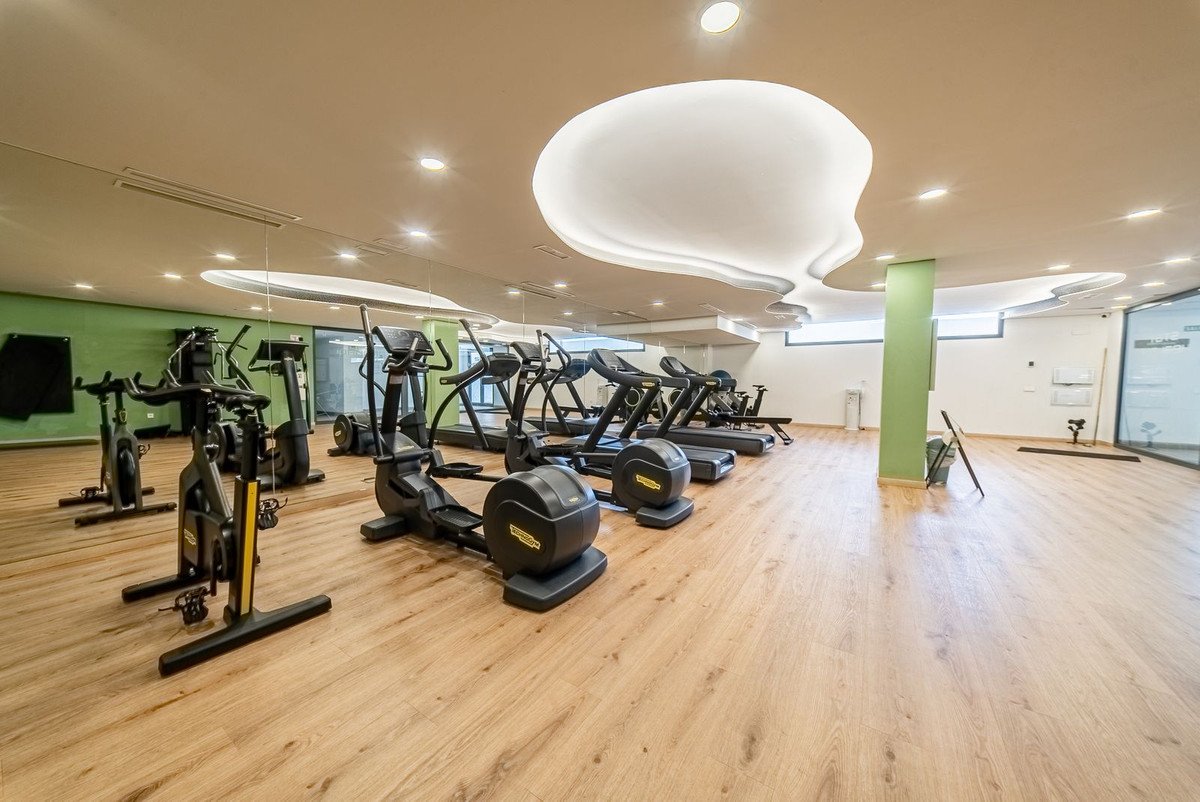 2 Bed Middle Floor Apartment in Calanova Golf
