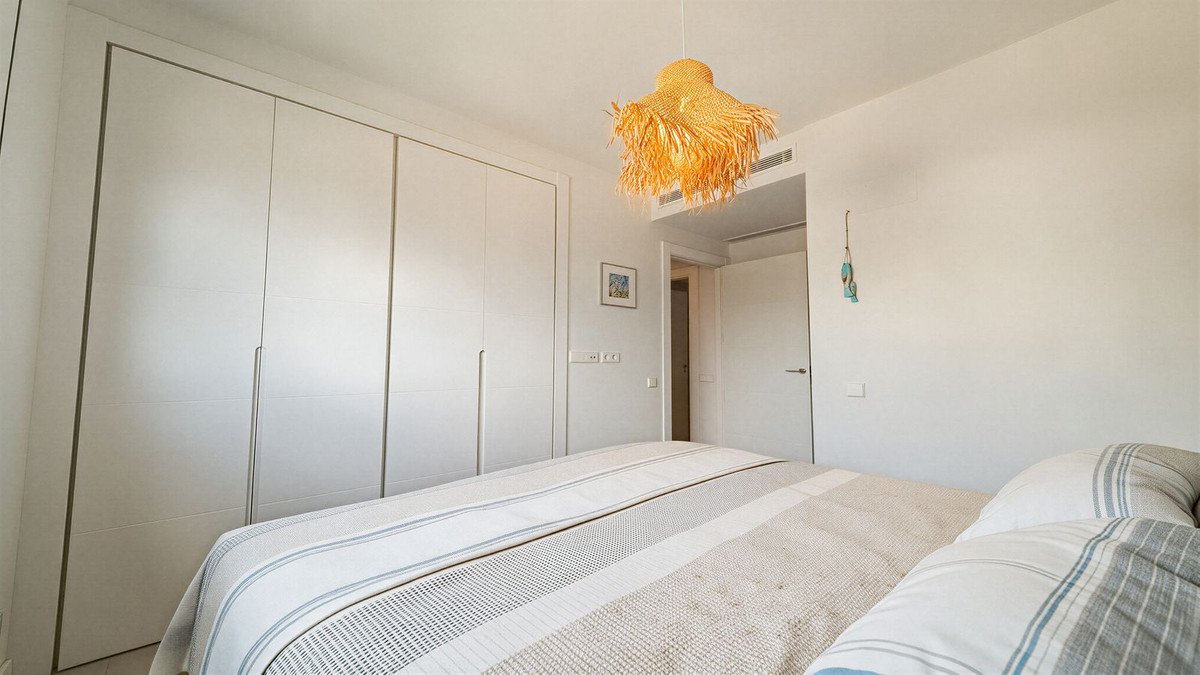 2 Bed Middle Floor Apartment in Calanova Golf