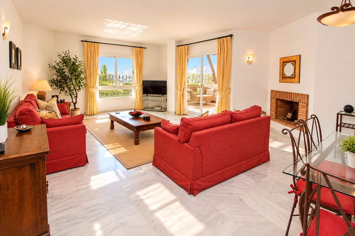 2 Bed Middle Floor Apartment in Nueva Andalucía