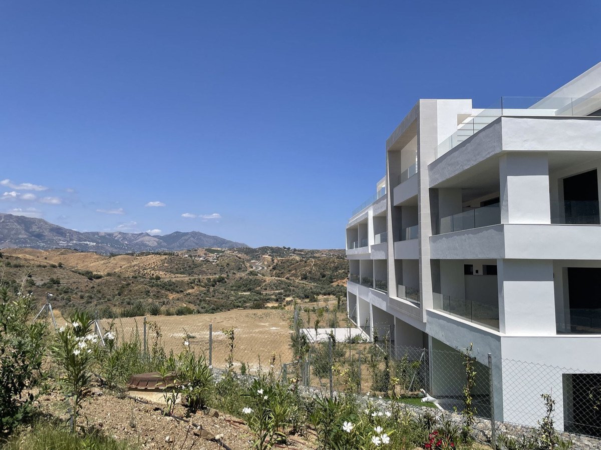 3 Bed Middle Floor Apartment in La Cala de Mijas