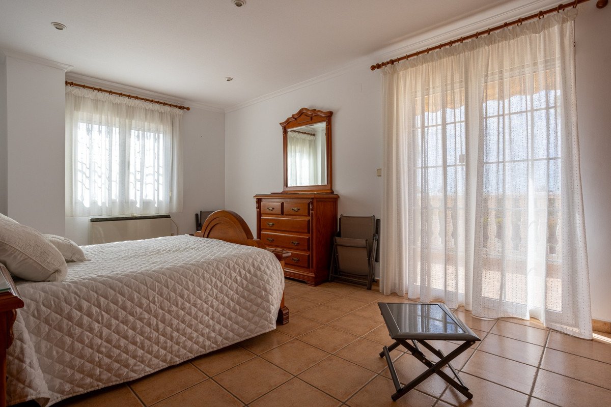 5 Bed Detached Villa in La Hoya