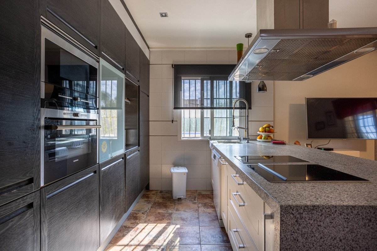 5 Bed Detached Villa in La Hoya