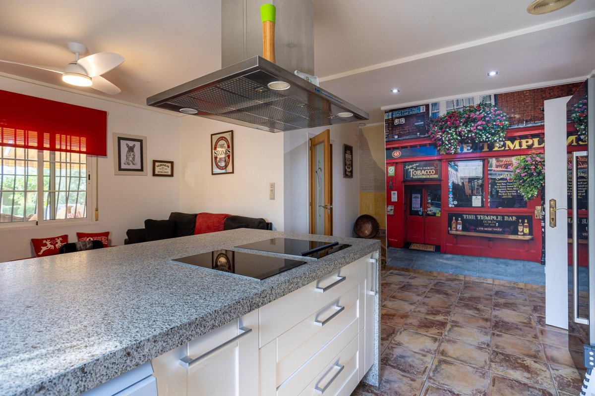 5 Bed Detached Villa in La Hoya