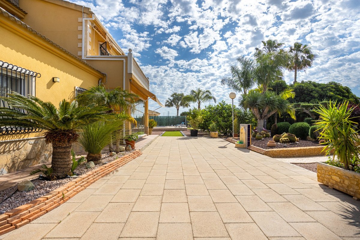 5 Bed Detached Villa in La Hoya