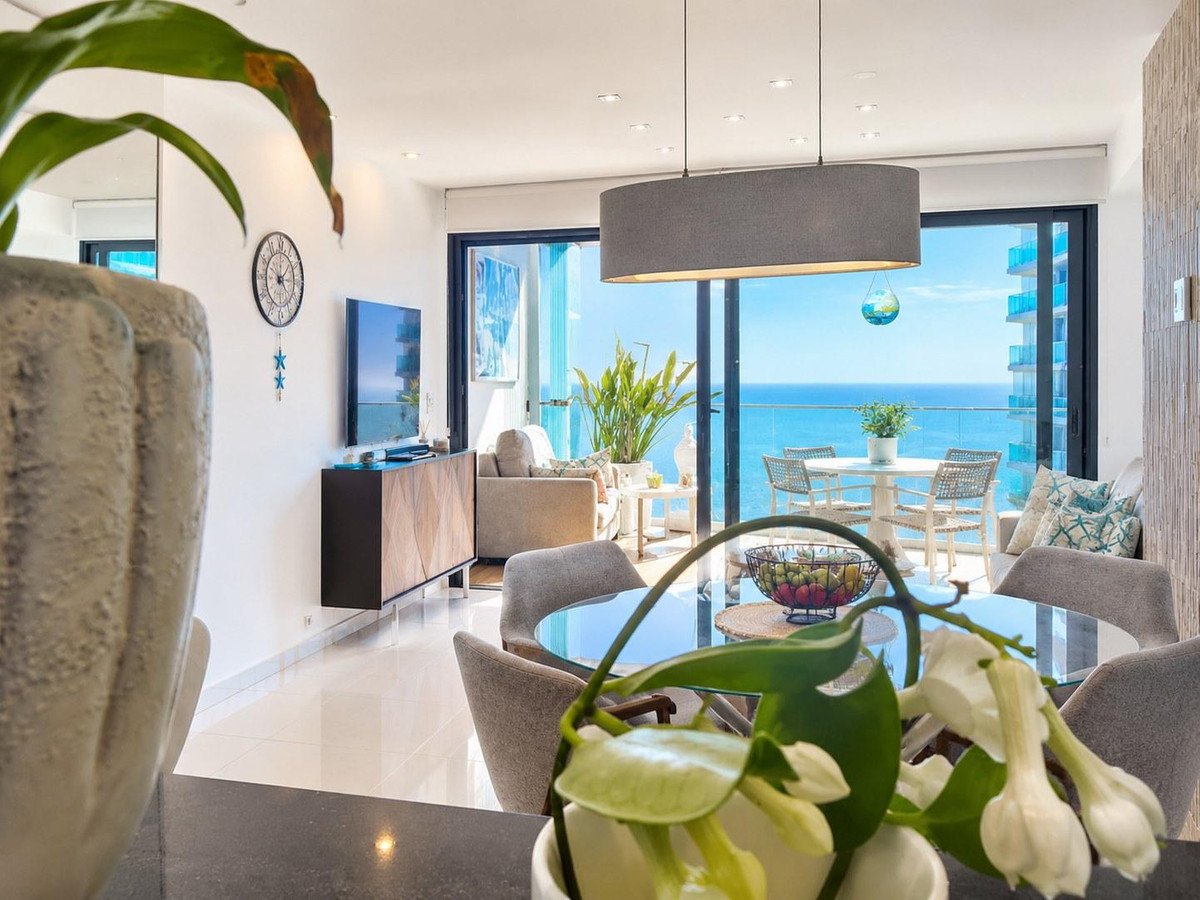 2 Bed Middle Floor Apartment in Punta Prima