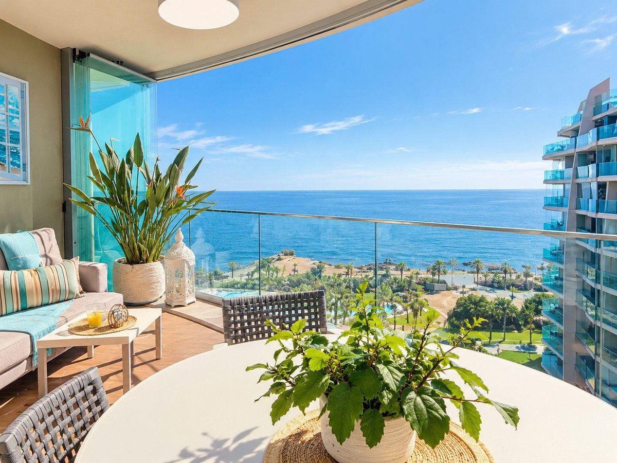 2 Bed Middle Floor Apartment in Punta Prima