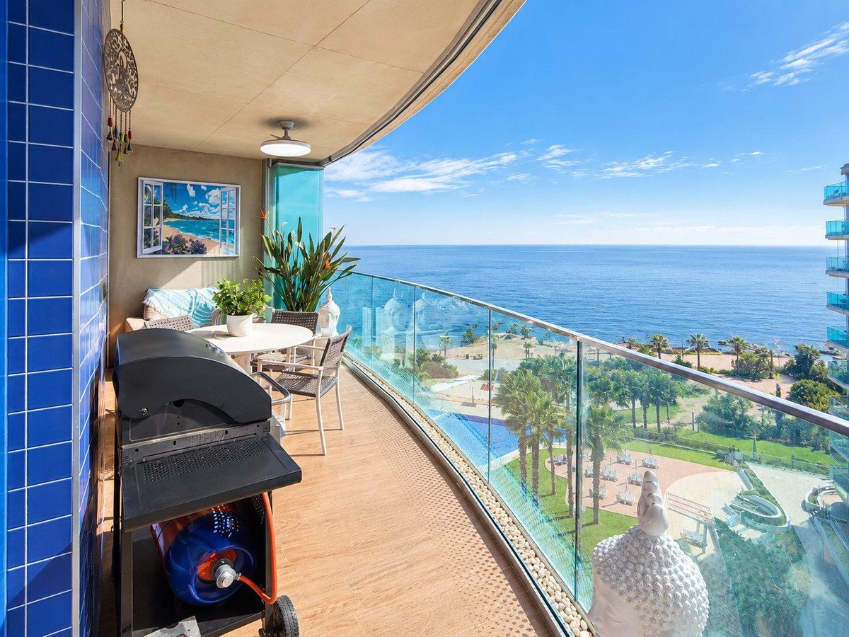 2 Bed Middle Floor Apartment in Punta Prima
