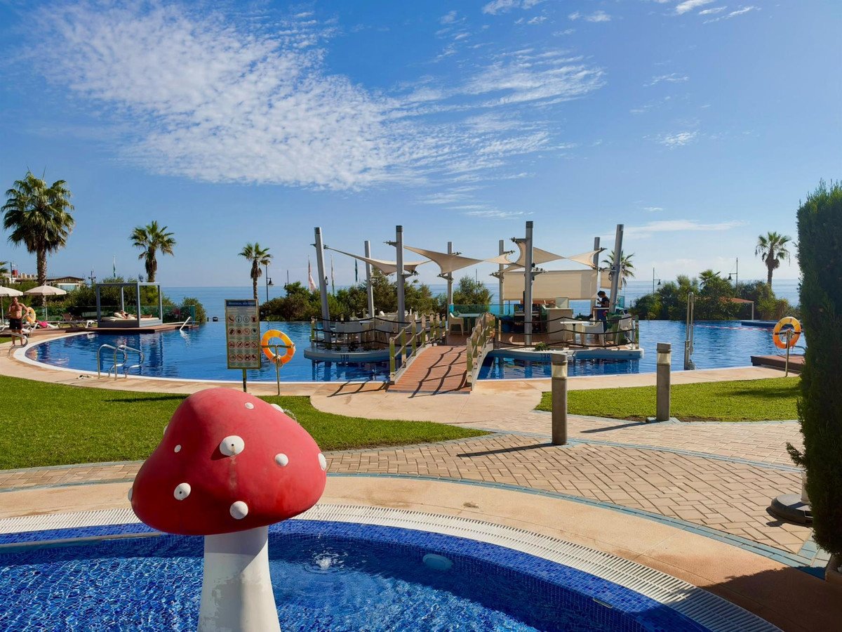 2 Bed Middle Floor Apartment in Punta Prima