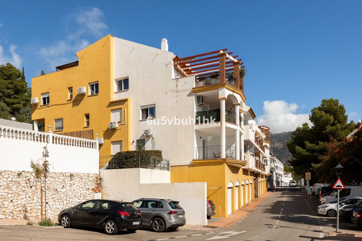 3 Bed Ground Floor Apartment in Benalmadena Pueblo