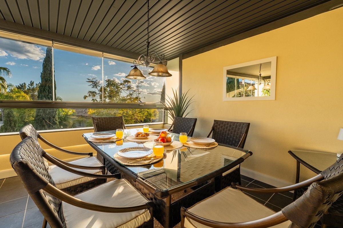 2 Bed Middle Floor Apartment in Los Flamingos