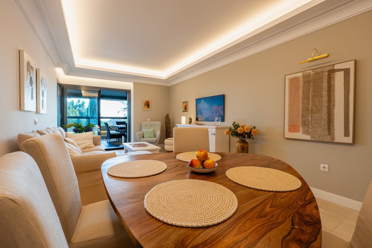 2 Bed Middle Floor Apartment in Los Flamingos