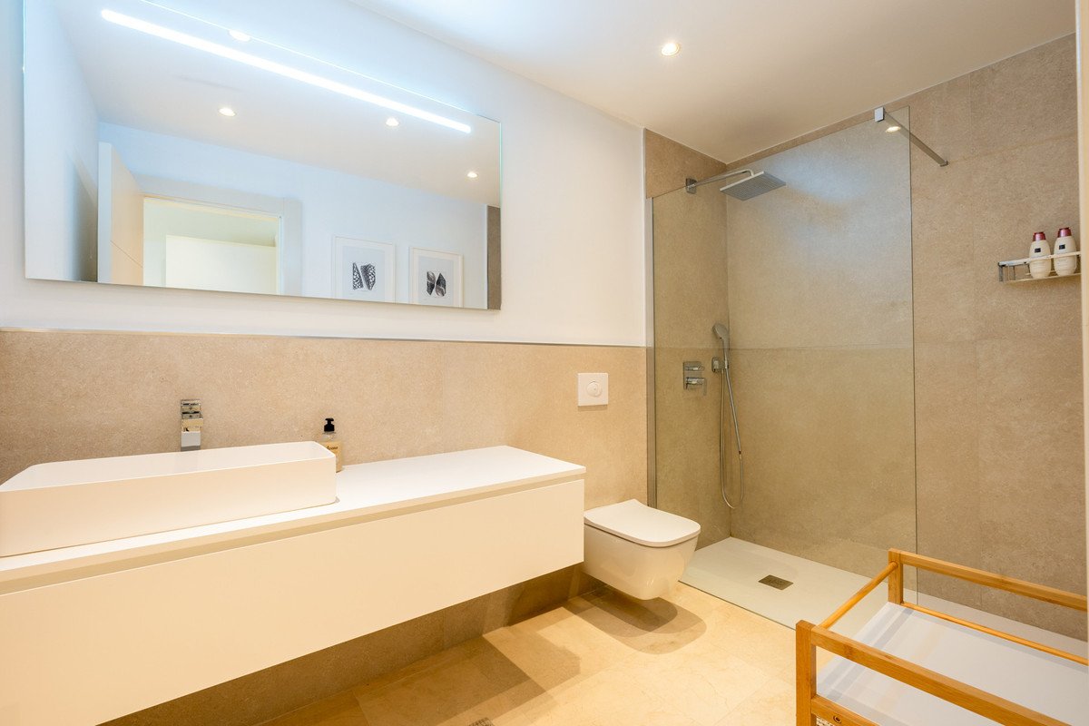 2 Bed Middle Floor Apartment in Benahavís