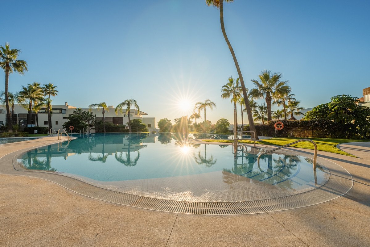 2 Bed Middle Floor Apartment in Benahavís