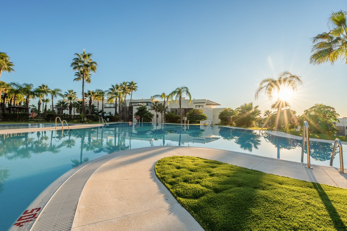 2 Bed Middle Floor Apartment in Benahavís