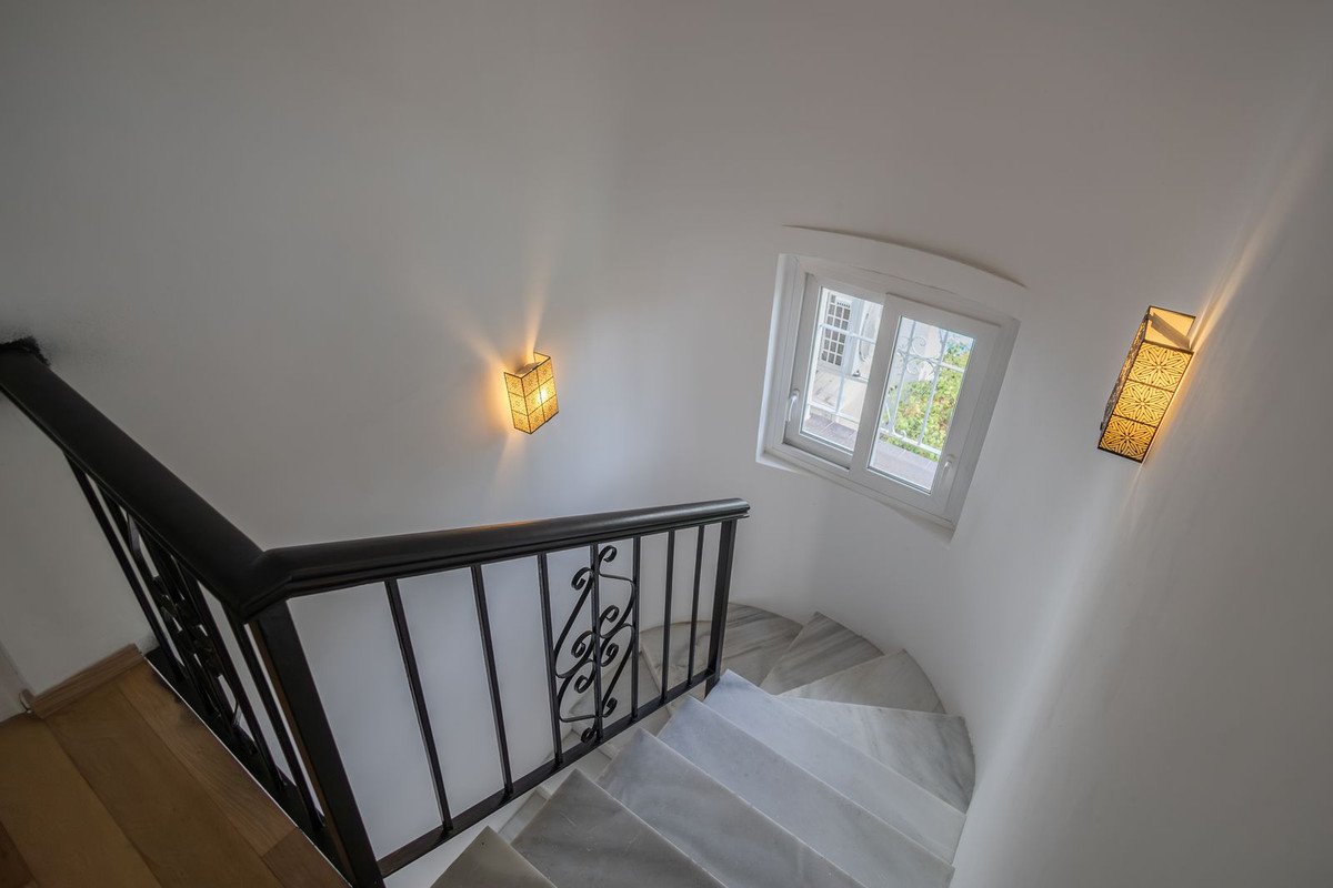 4 Bed Townhouse in Nueva Andalucía