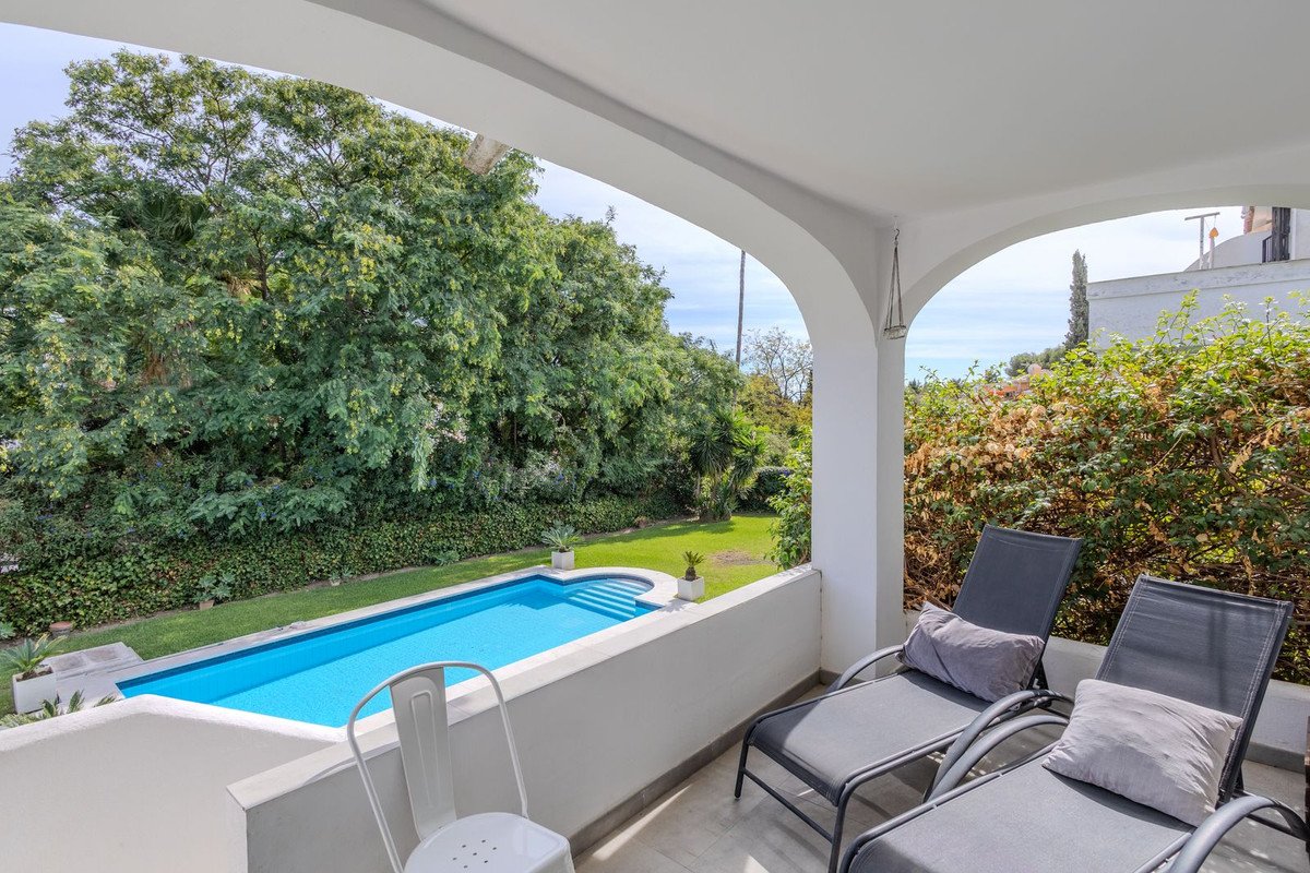 4 Bed Townhouse in Nueva Andalucía