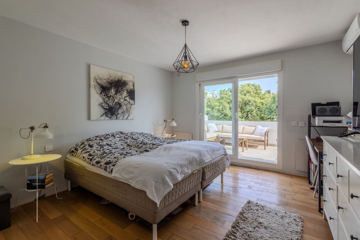4 Bed Townhouse in Nueva Andalucía