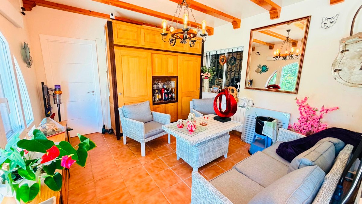 5 Bed Detached Villa in Daya Vieja