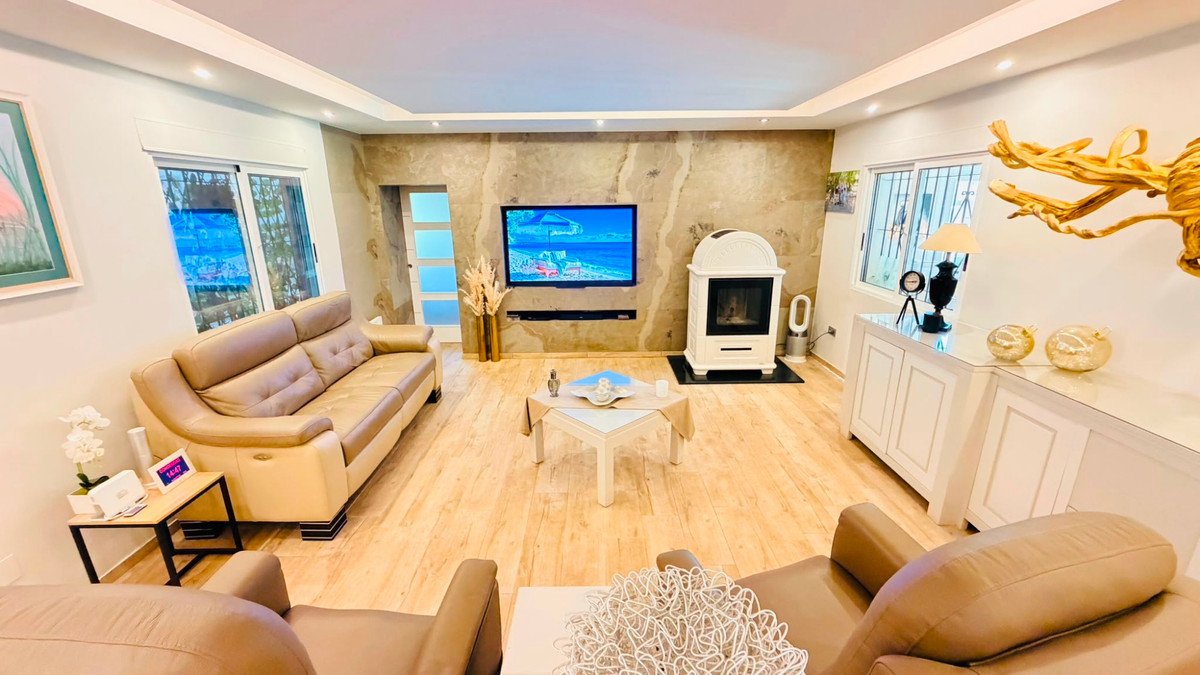 5 Bed Detached Villa in Daya Vieja