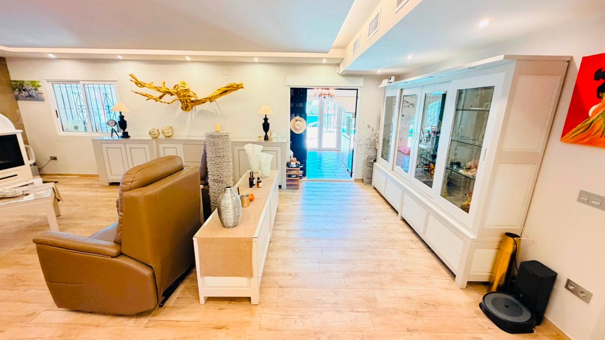 5 Bed Detached Villa in Daya Vieja
