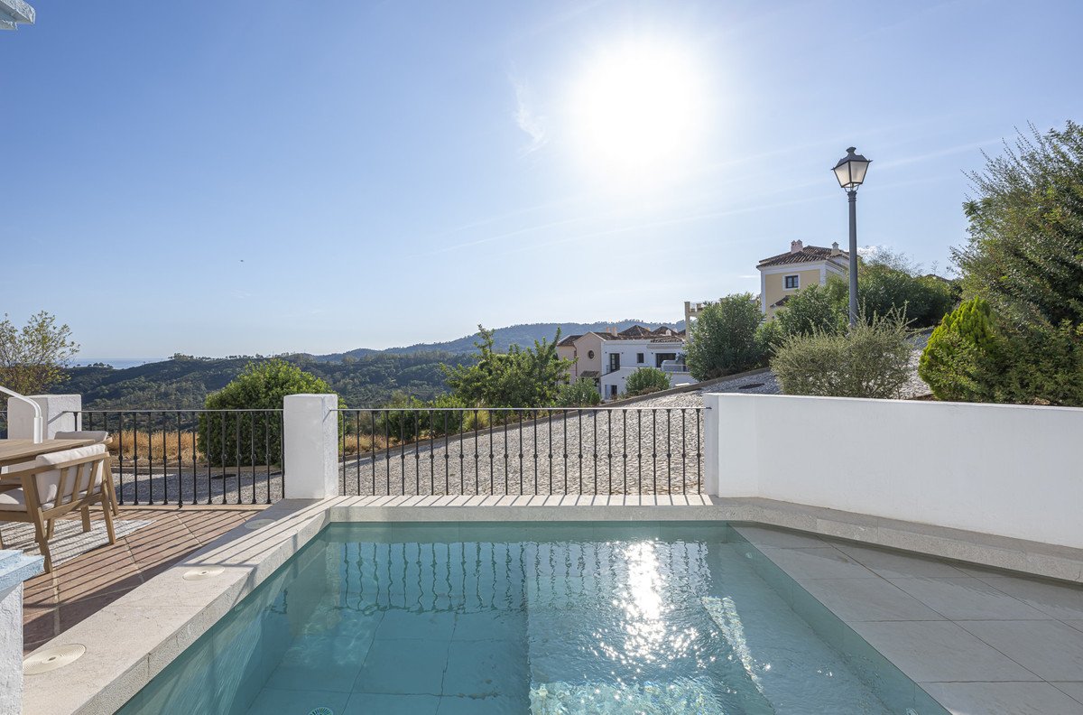 3 Bed Townhouse in Benahavís